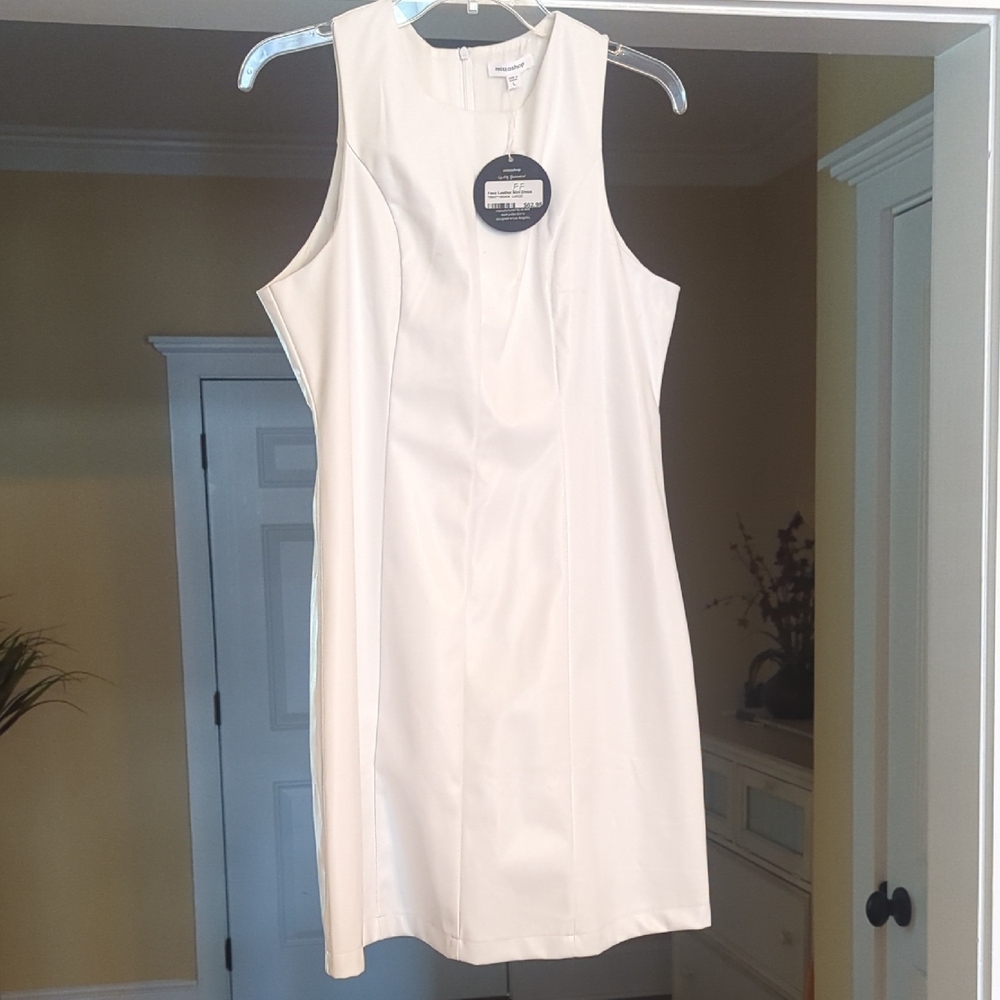 Mittoshop White Sleeveless Sheath Dress Scoop Neck Mini